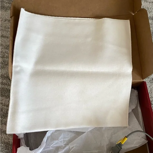 Battle Creek Equipment Thermophore MaxHeat medium 14” x 14” - Picture 6 of 7